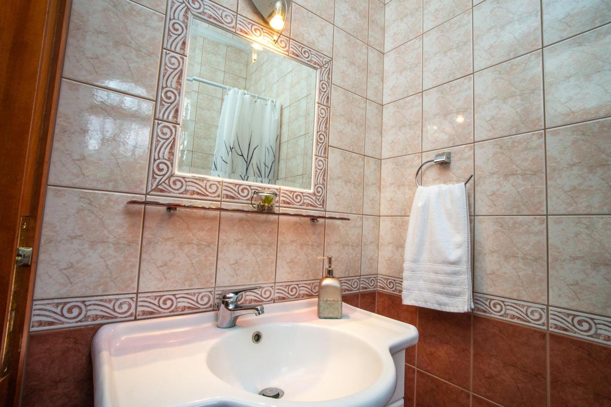 Private 6-Bdrm Villa With Garden 150M To Beach Paradisos Dış mekan fotoğraf