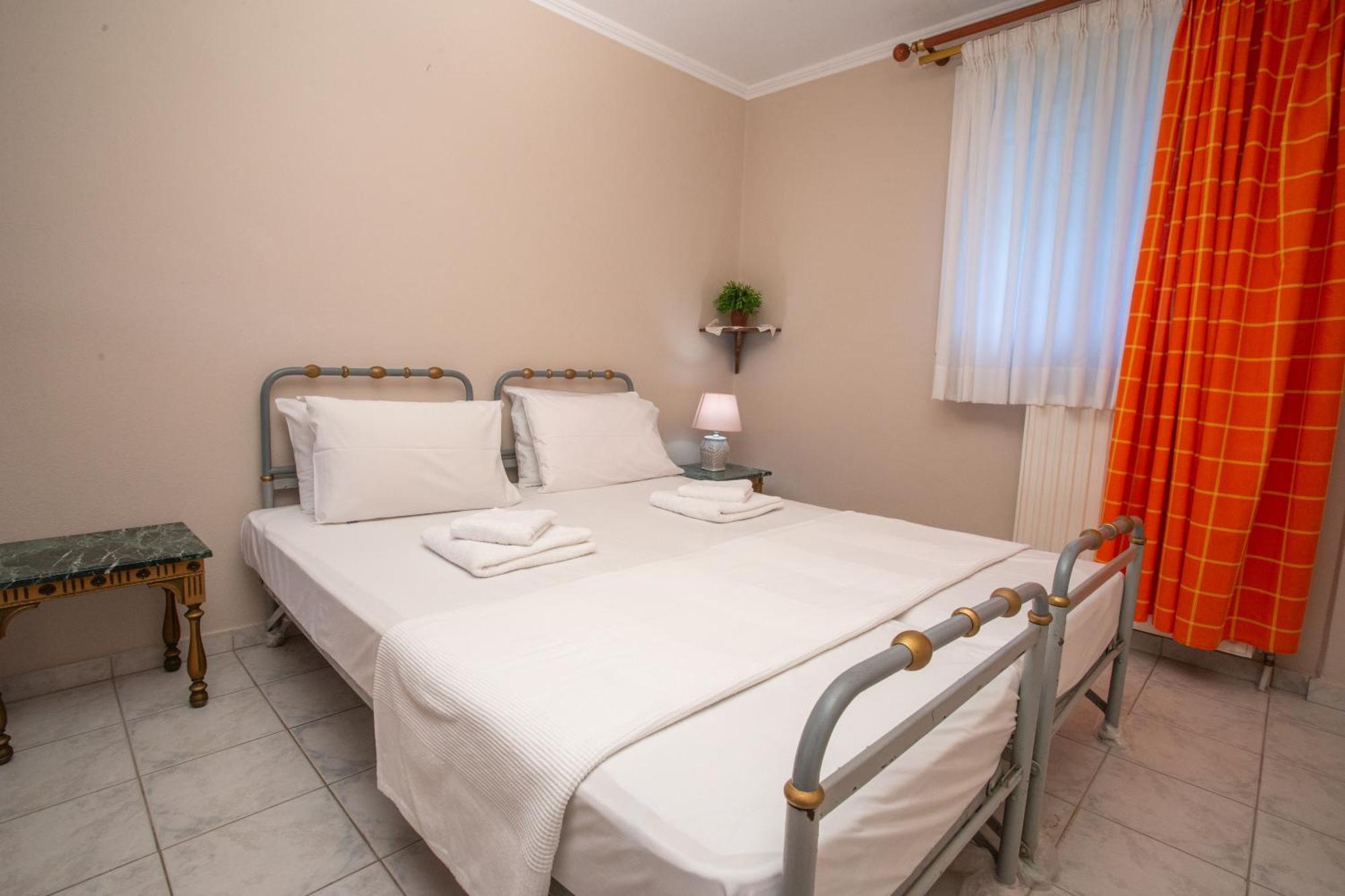 Private 6-Bdrm Villa With Garden 150M To Beach Paradisos Dış mekan fotoğraf