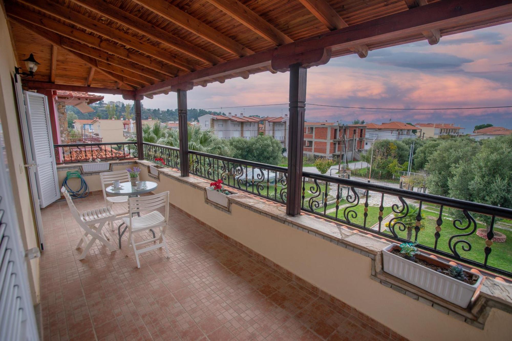 Private 6-Bdrm Villa With Garden 150M To Beach Paradisos Dış mekan fotoğraf