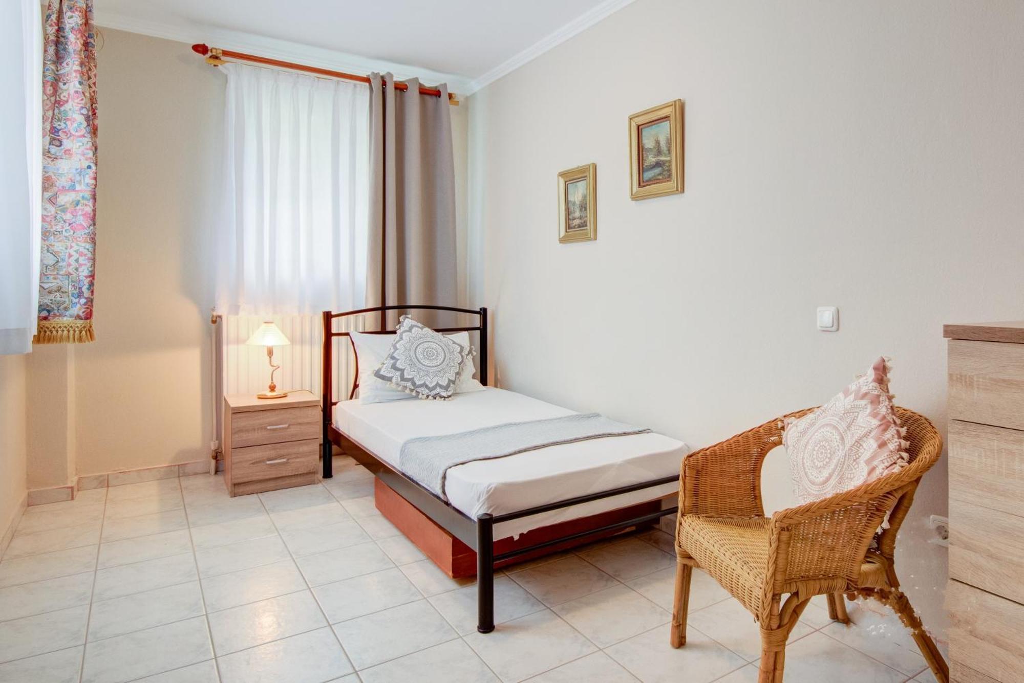 Private 6-Bdrm Villa With Garden 150M To Beach Paradisos Dış mekan fotoğraf